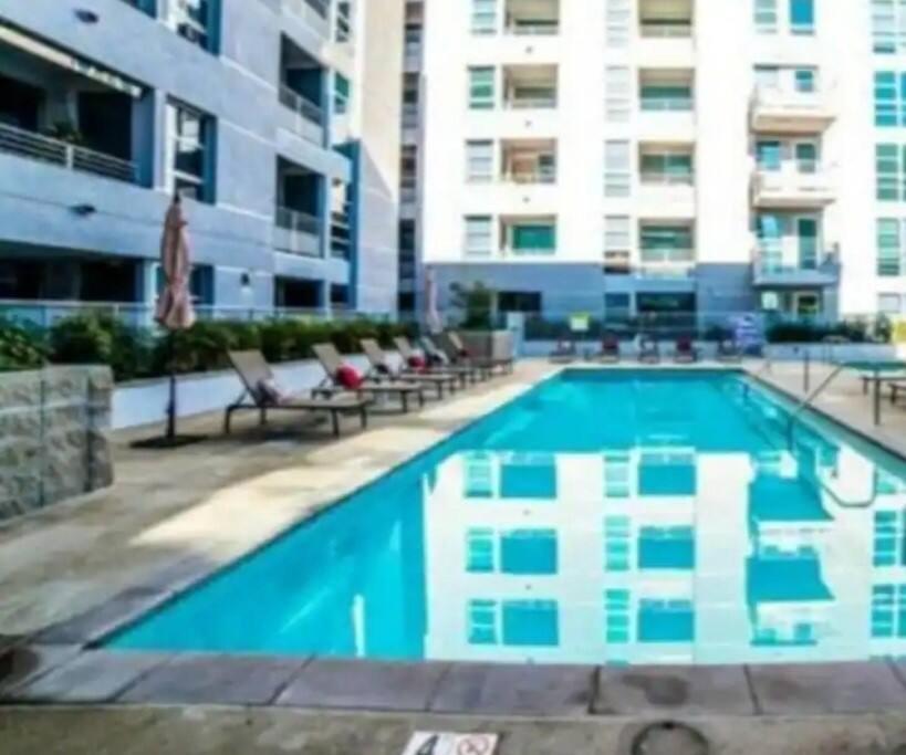 2Bedroom Downtown Los Angeles Pool And Gym Onsite. Exterior photo